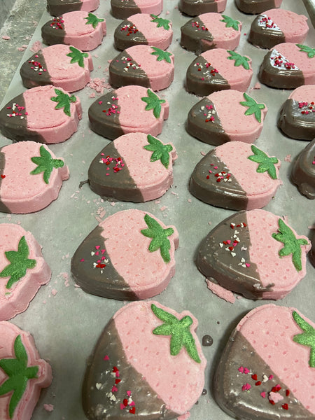 Dipped Strawberry Bath Fizzie